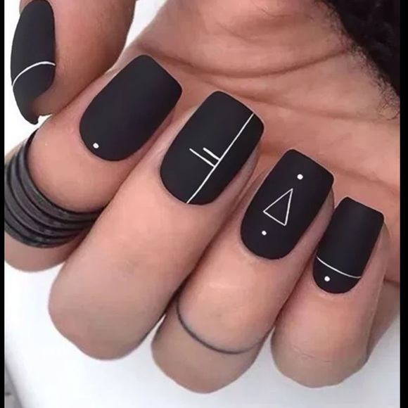 Black Trendy Press On Nails - Picture 2 of 6